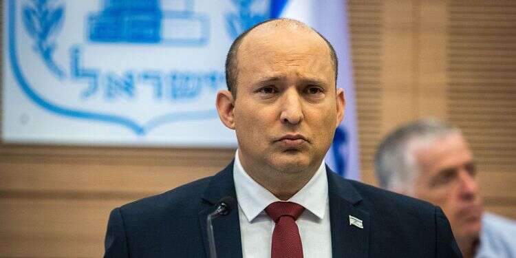 Poll: 56% of Israelis want current government's term to end