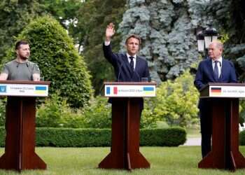 In Kyiv, leaders pledge arms, EU path for Ukraine