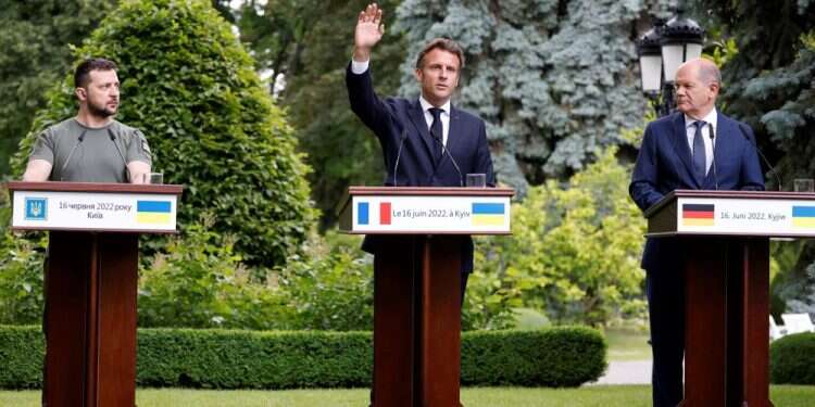 In Kyiv, leaders pledge arms, EU path for Ukraine