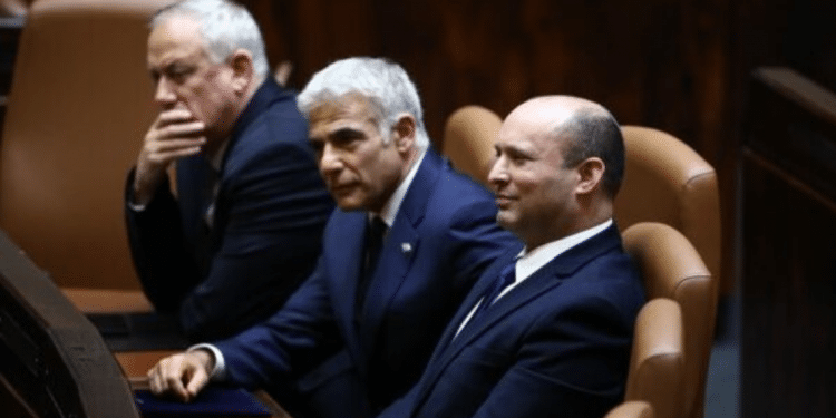 Prime Minister Naftali Bennett, Alternate Prime Minister Yair Lapid, and Defense Minister Benny Gantz in the Knesset plenum on June 13, 2021 Coalition: Decision to dissolve government 'irresponsible'
