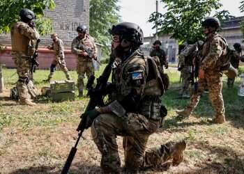 Ukraine says forces holding in Sievierodonetsk