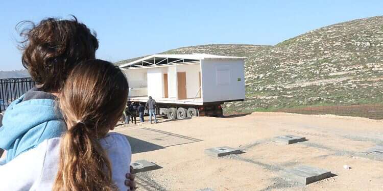 Settlers worry fall of Bennett-Lapid government will herald evacuations
