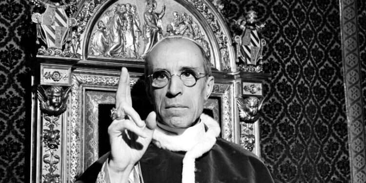 Pope orders publication of World War II-era 'Jewish files' 