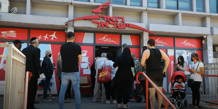 Post office privatization plan approved