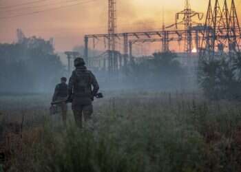 Ukrainian service members patrol an area in the city of Sievierodonetsk, June 20, 2022
Ukrainian army to leave battered city to avoid encirclement