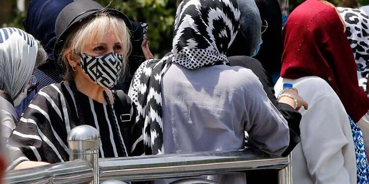 Crackdown in Iran leads to anti-veil protests