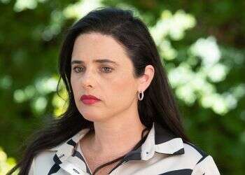 Poll: Gantz-Sa'ar alliance pushes Shaked below electoral threshold