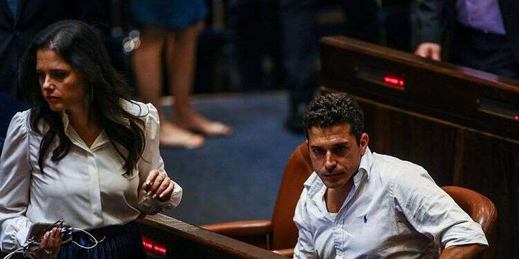 Stop the Right from committing political suicide 