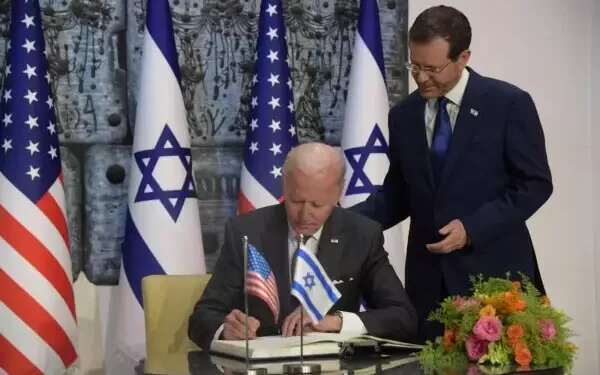 'As long as there is a US, you will never ever be alone'