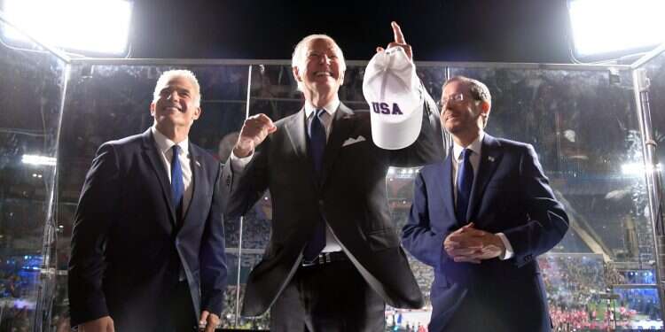 US President Joe Biden with Israeli Prime Minister Yair Lapid and President Isaac Herzog at the Maccabiah Games Biden greeted with cheers of 'Joe' at 2022 World Maccabiah Games