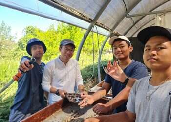 Members of ancient Jewish community stumble across even more ancient coin