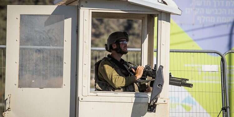 IDF foils terrorist attack at Nablus checkpoint