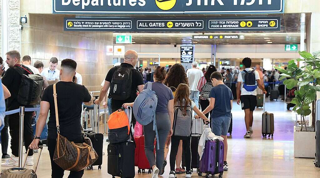 Departures at Ben-Gurion International Airport Farewell, long lines: Israeli website estimates airport waiting times