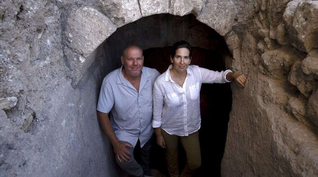 Elevator project takes archaeologists down through Old City's history