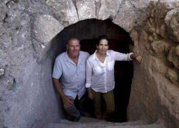 Elevator project takes archaeologists down through Old City's history