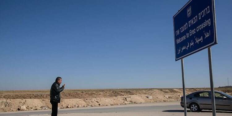 Israel freezes additional permits for Gazan workers after rocket fire