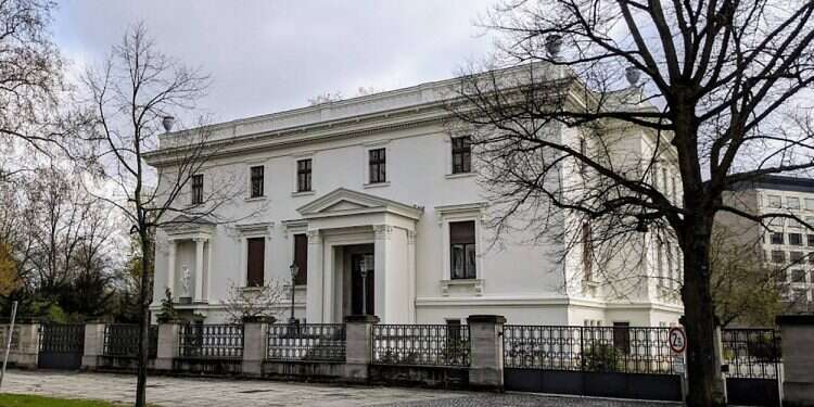 German museums return 5 Nazi-looted artworks to heirs of Jewish banker