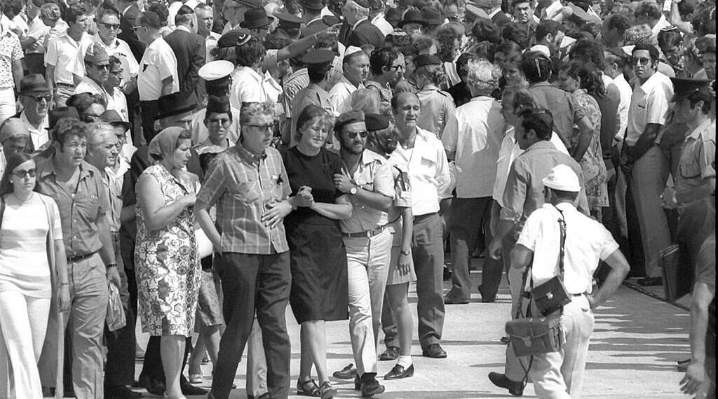 Weeping relatives of the Munich massacre victims 'Germany cannot be blamed for the Munich massacre,' survivor says