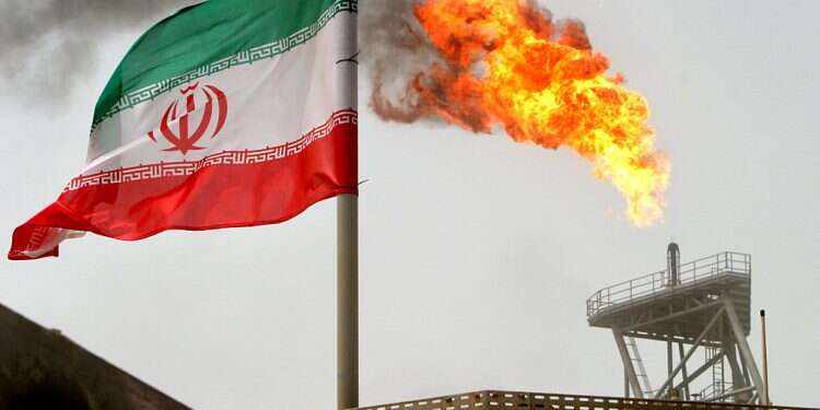 Iran reports ballooning oil revenue amid economic hardship