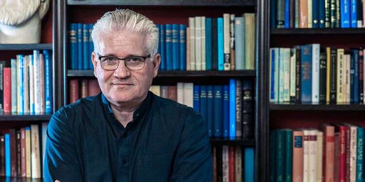 Former Yisrael Beytenu MK announces independent Knesset bid