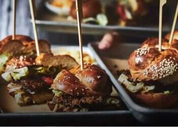 Tel Aviv vegan restaurant that burned down reopens as pop-up