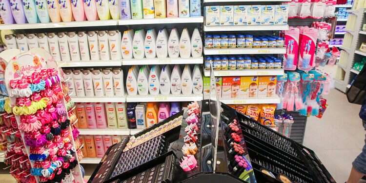 Taking aim at cost of living, Lieberman urges US, EU regulators to unravel red tape