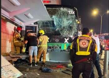 3 killed when bus plows into Jerusalem storefront