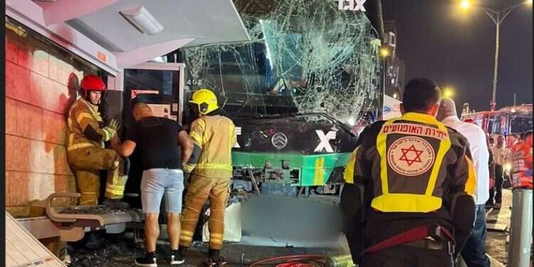 3 killed when bus plows into Jerusalem storefront