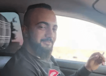 Terrorist killed after stabbing attempt against undercover officers