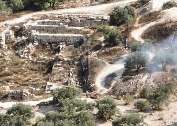 'State couldn't care less that Jewish heritage sites are being destroyed'