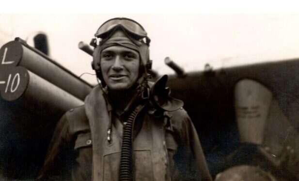 Decades after serving, Jewish lieutenant receives World War II war medals