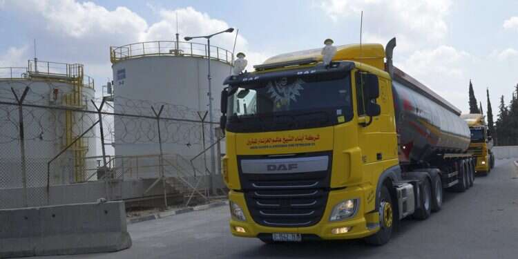 Israel re-opens crossings to Gaza Strip as cease-fire holds