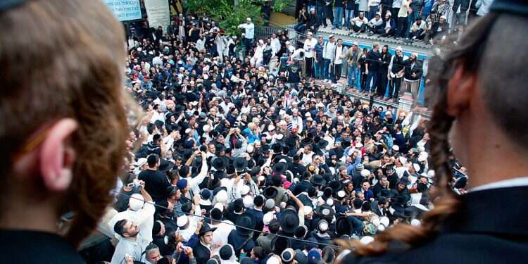 Ukraine chief rabbi cautions Jewish pilgrims against traveling to Uman