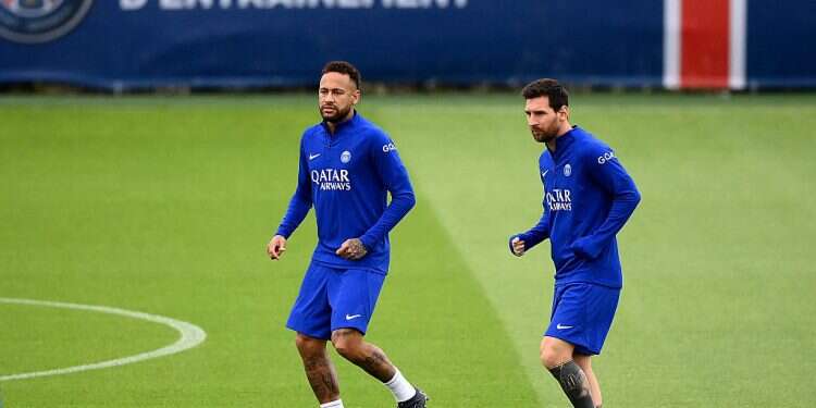 Paris Saint-Germain's Brazilian forward Neymar (L) and Paris Saint-Germain's Argentinian forward Lionel Messi take part at a training Messi arrives in Israel for Champions League match