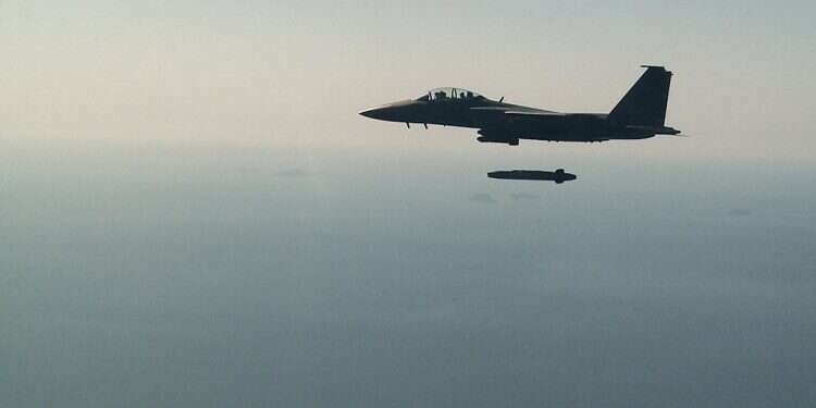A Taurus missile fired from an F-15K fighter jet during the first live-fire drill of the missile in Taean, South Chungcheong Province, South Korea, 13 September 2017 US carrier, S. Korea warships start new drills amid tensions