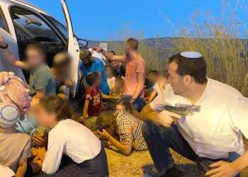 WATCH: Israeli settler leader takes action as terror attack unfolds