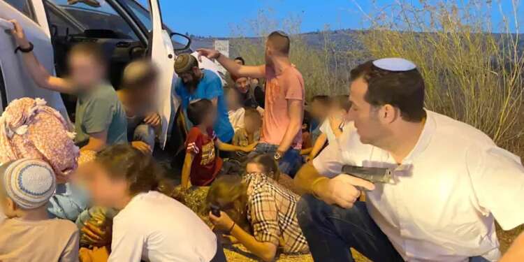 WATCH: Israeli settler leader takes action as terror attack unfolds