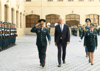 Defense minister visits Azerbaijan for security talks