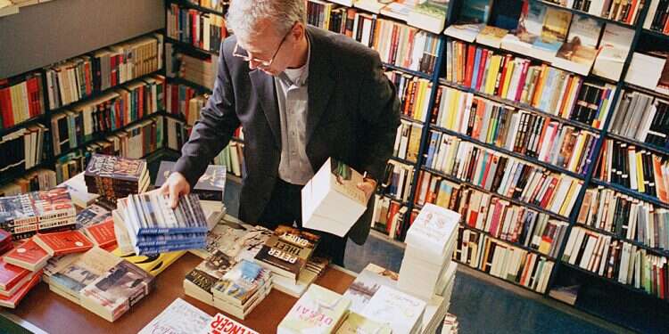 Mobilization spikes Russians' interest in literature on Nazi era