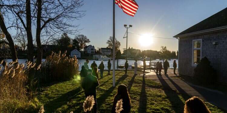 Midterms 2022: Democrats brace for defeat as GOP hopes to retake Congress