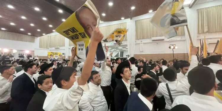 WATCH: Shas supporters dance and sing after election results announced