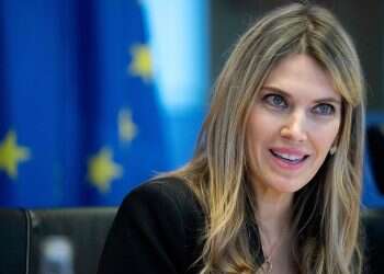 European Parliament VP suspended amid allegations of bribery by Qatar