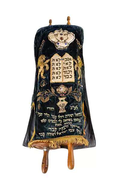 Torah scroll that women helped write to be unveiled in Madrid