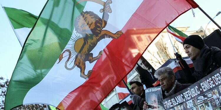 Report: Anti-regime Iranian cleric makes secret visit to Israel