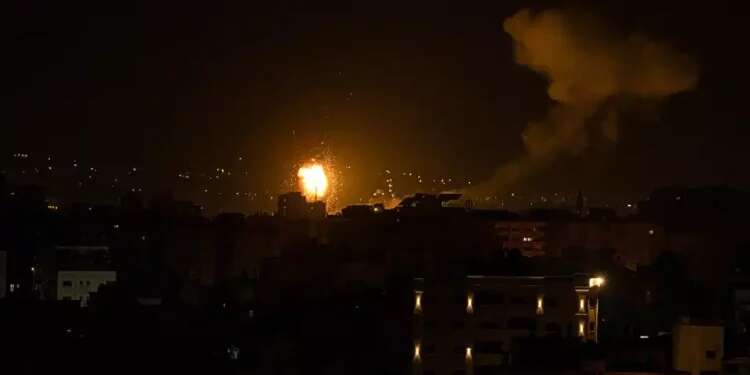 IDF strikes terror sites in Gaza in response to rockets