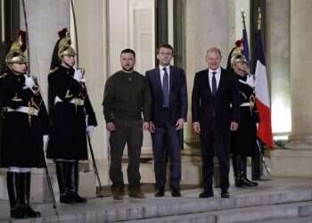 Zelenskyy wraps up European tour with visit to EU summit