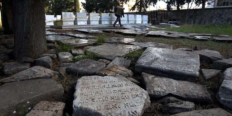 Thessaloniki marks 80th anniversary of Auschwitz trains