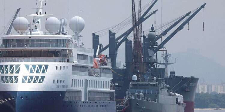 Israel criticizes Brazil, asks to undock Iranian warships