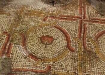 Ancient floral mosaic floor reuncovered in Israel