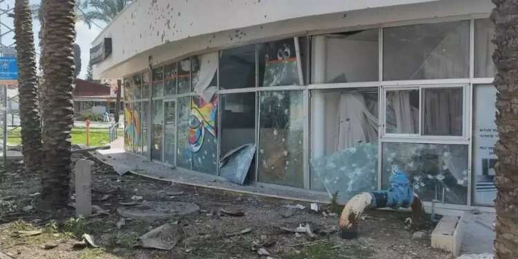 Israelis injured as massive rocket attack launched toward northern communities